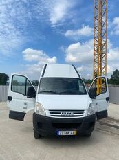 грузопассажирский микроавтобус IVECO 3SC15V E E4