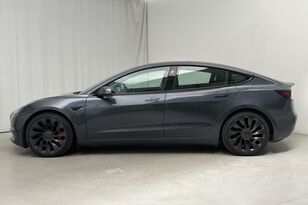 седан Tesla Model 3