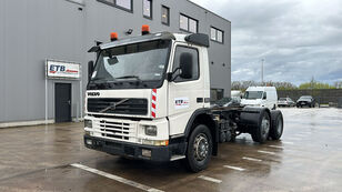 грузовик шасси Volvo FM 7 - 250 (MANUAL GEARBOX / EURO 2 / 6X2 / 8 TIRES)